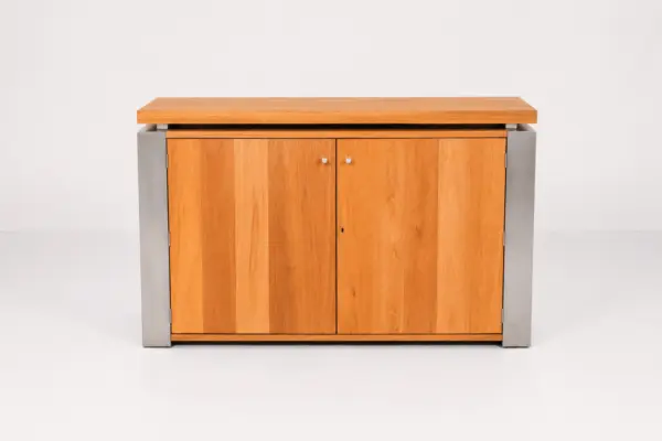 Schrank aus geöltem Holz & Metallgestell