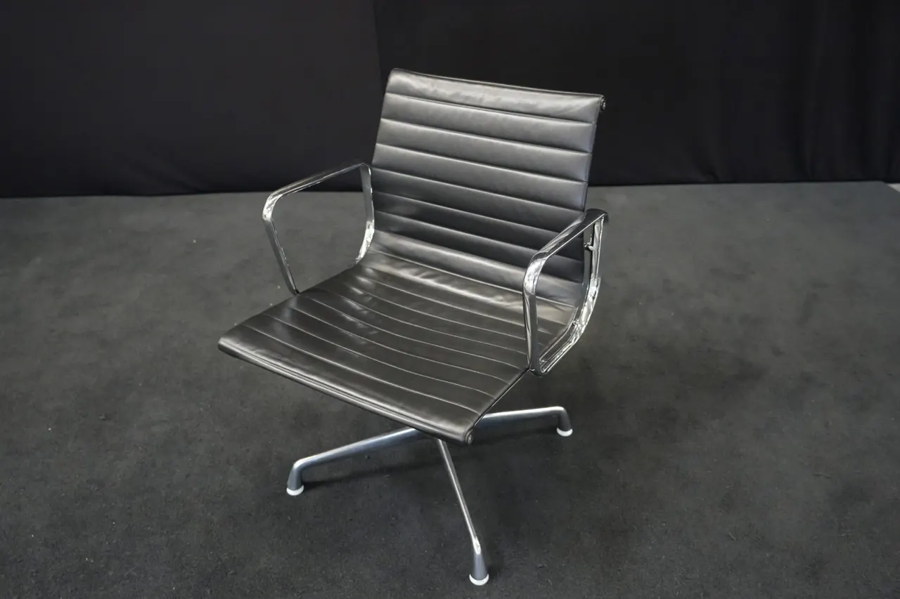 Herman Miller für Vitra  – Leder / schwarz — Bild 1