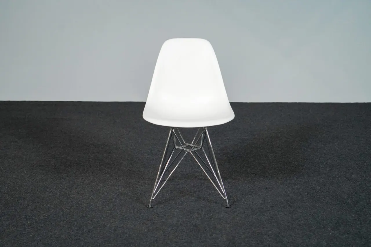 Vitra DSR Plastic Chair — Bild 1