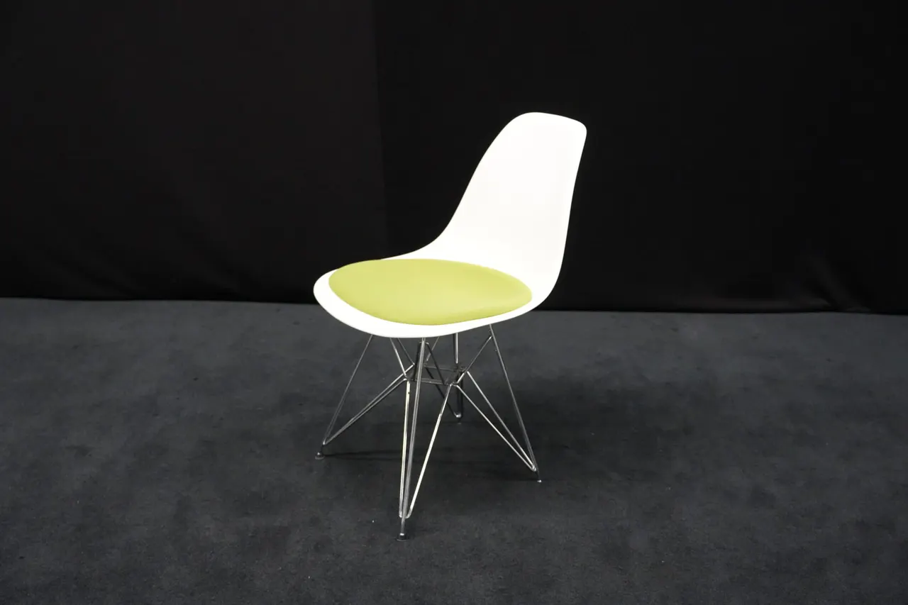 Vitra Plastic Side Chair RE DSR — Bild 1