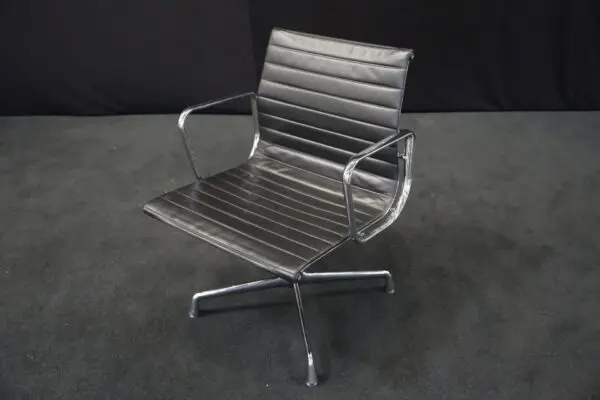 Herman Miller für Vitra – Leder / schwarz