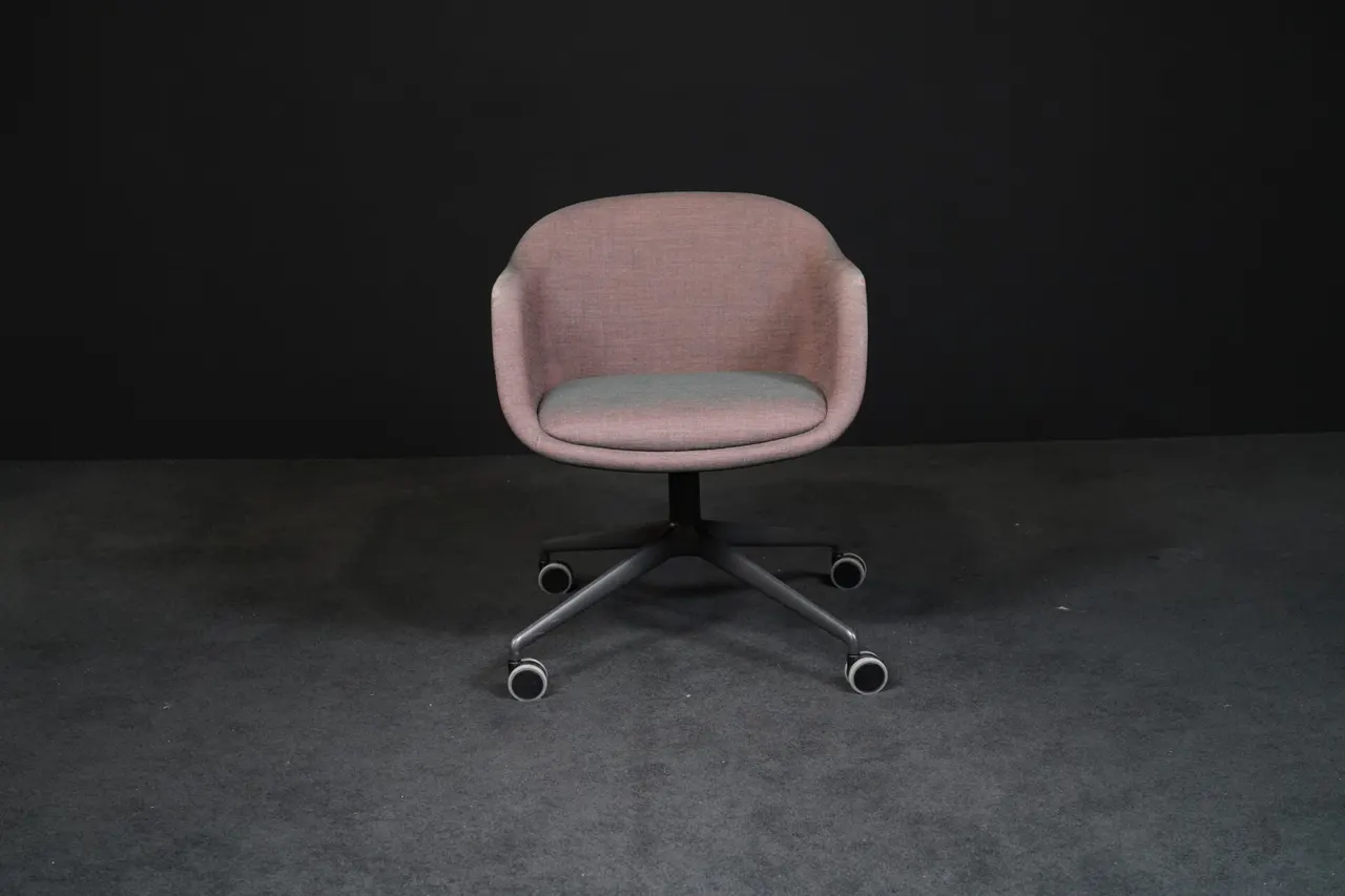 Muuto Bürodrehstuhl Hopsak Violett / Schwarz — Bild 1