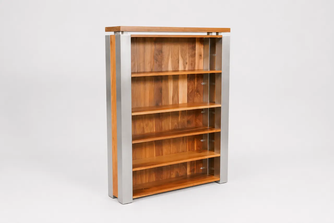 Bücherregal aus geöltem Holz & Metallgestell — Bild 1