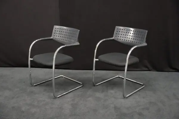 2x Vitra VisaVis Freischwinger Stoff / Schwarz