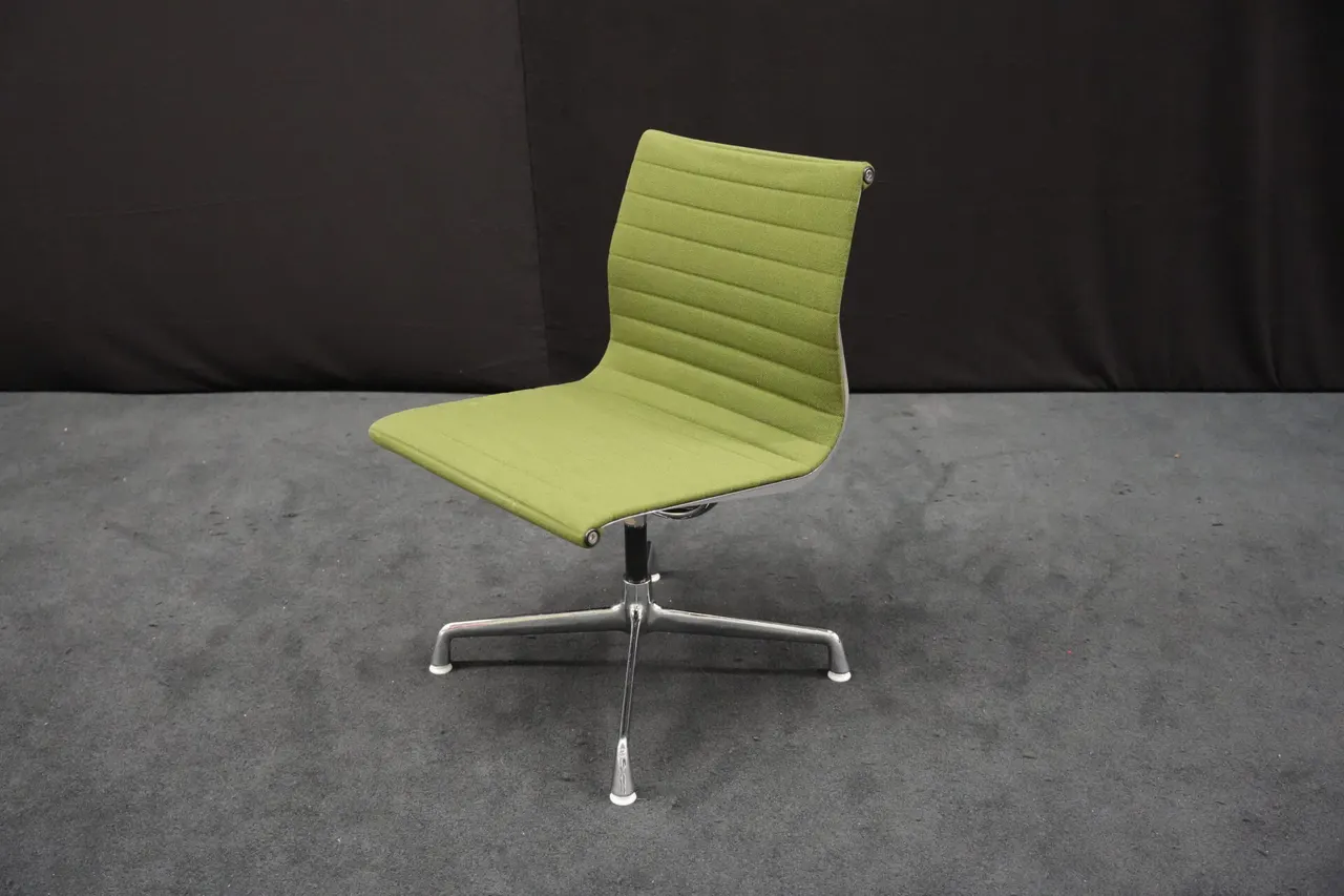 Herman Miller für Vitra – EA 101 / grün — Bild 1