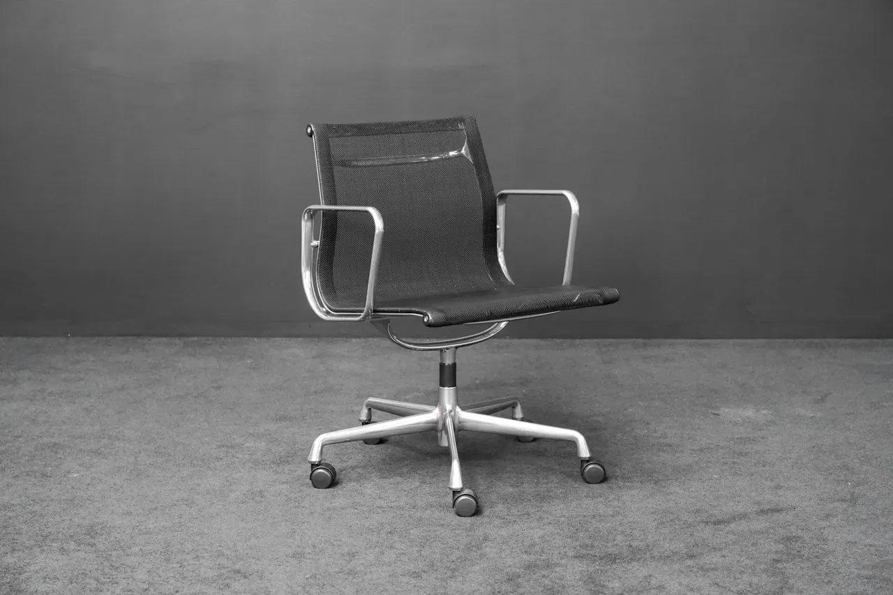 Vitra EA 107 Netz Schwarz — Bild 1