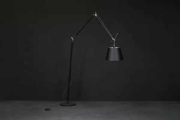 Artemide Stehlampe ‚Tolomeo Mega Floor‘ Schwarz