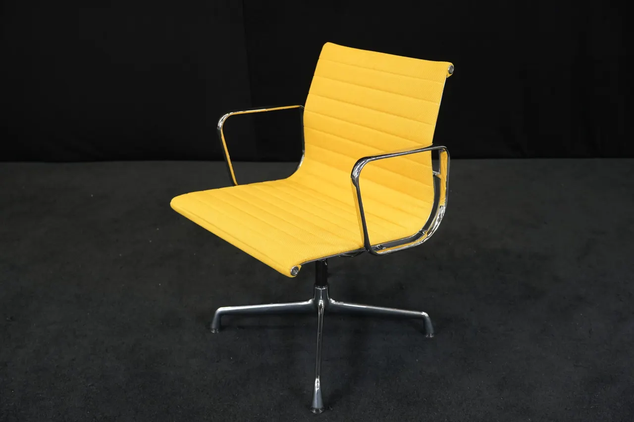 Herman Miller für Vitra | EA 104 / gelb — Bild 1