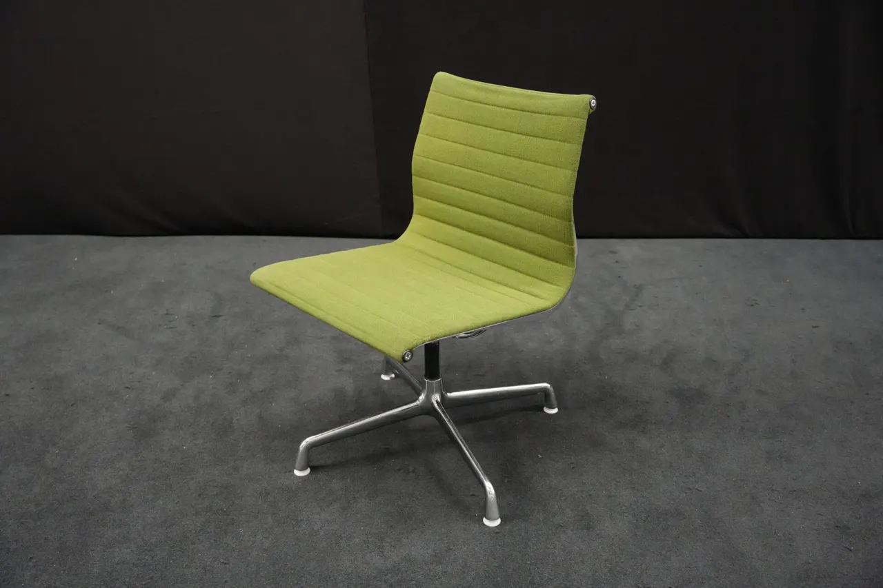 Herman Miller für Vitra – EA 101 / grün — Bild 1