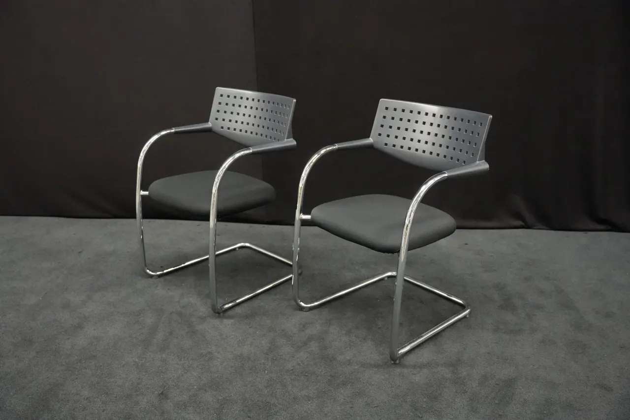 2x Vitra VisaVis Freischwinger Stoff / Schwarz — Bild 1