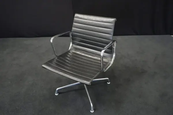 Herman Miller für Vitra  – Leder / schwarz