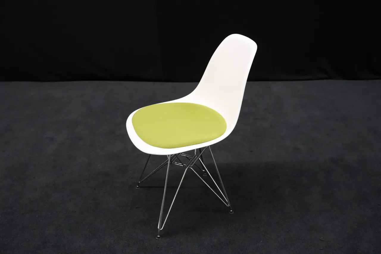 Vitra Plastic Side Chair RE DSR — Bild 1