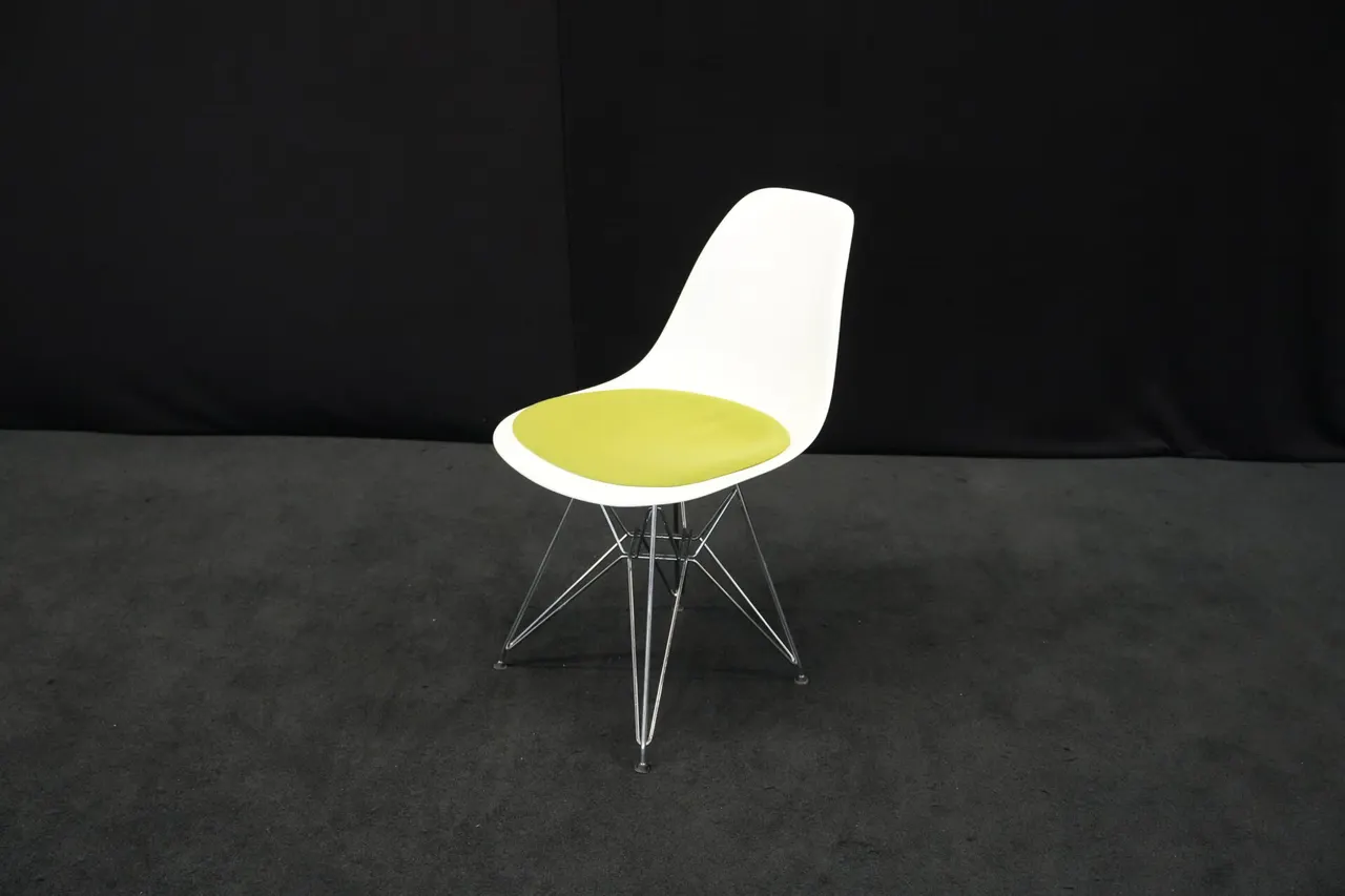 Vitra Plastic Side Chair RE DSR — Bild 1