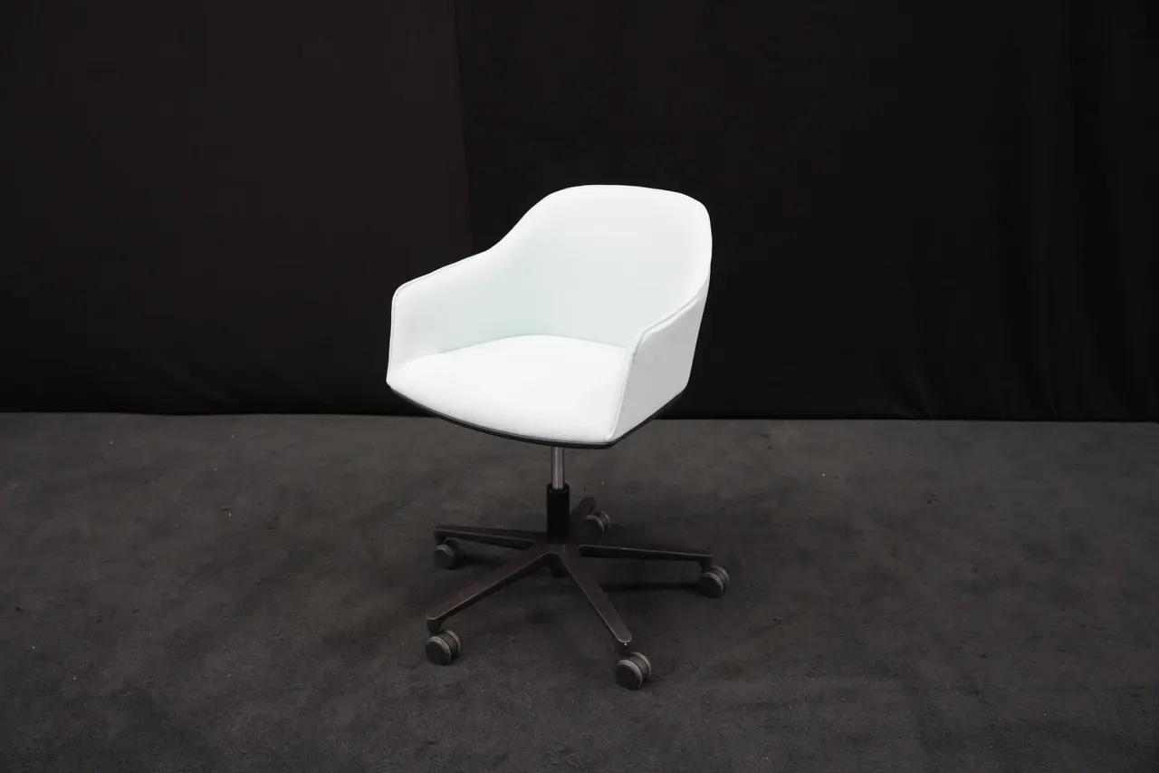 Vitra Softshell Chair / Hellblau — Bild 1