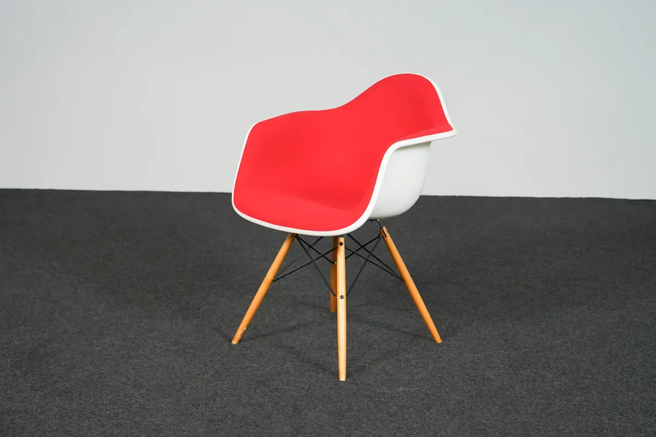 Vitra DAW Armchair — Bild 1