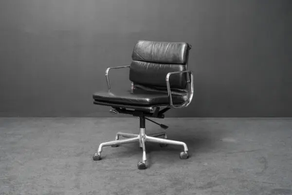 Vitra EA 217 Leder Schwarz