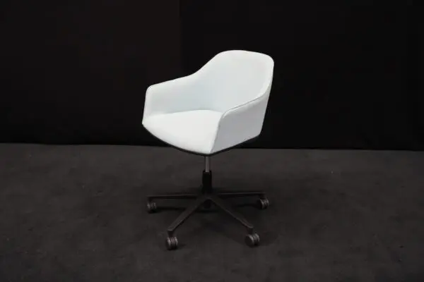 Vitra Softshell Chair / Hellblau