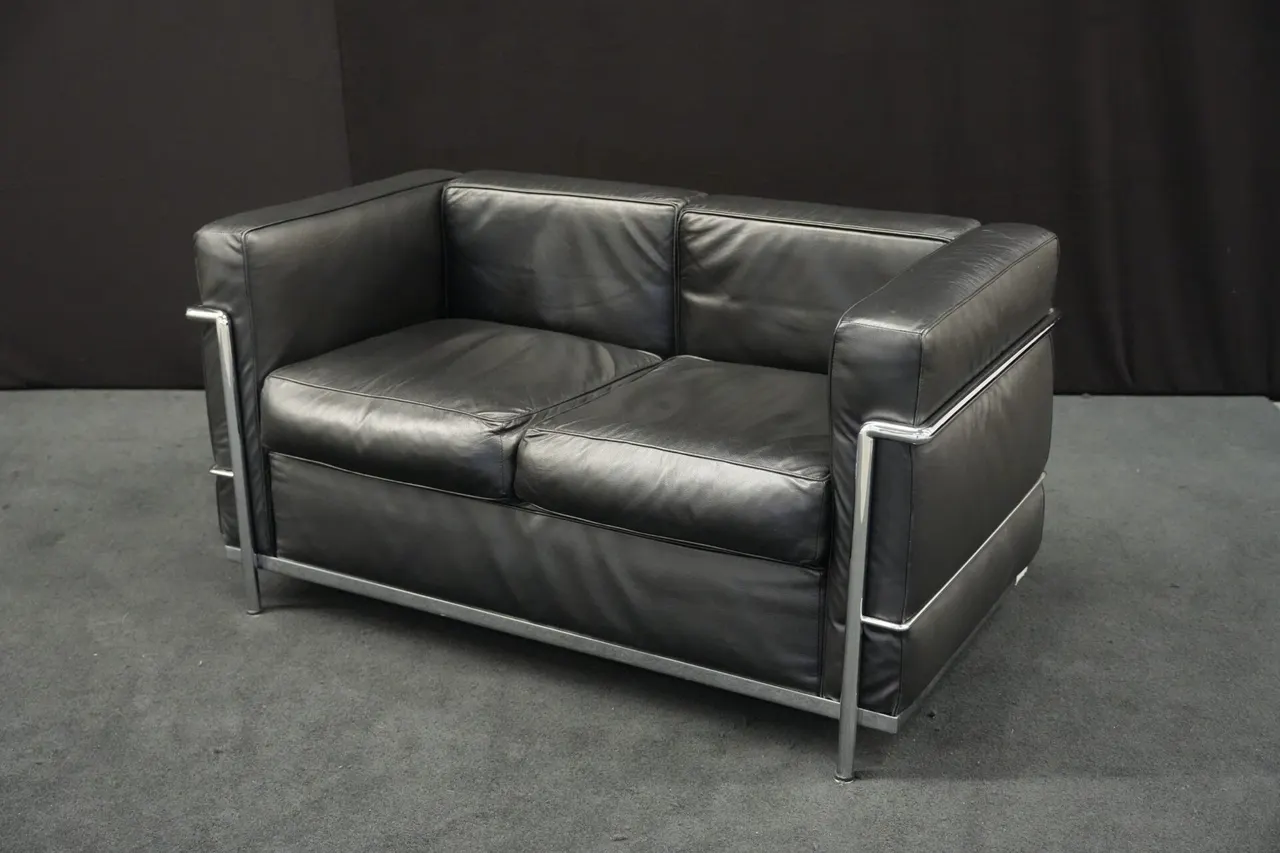 Cassina 2-Sitzer Sofa / schwarz — Bild 1