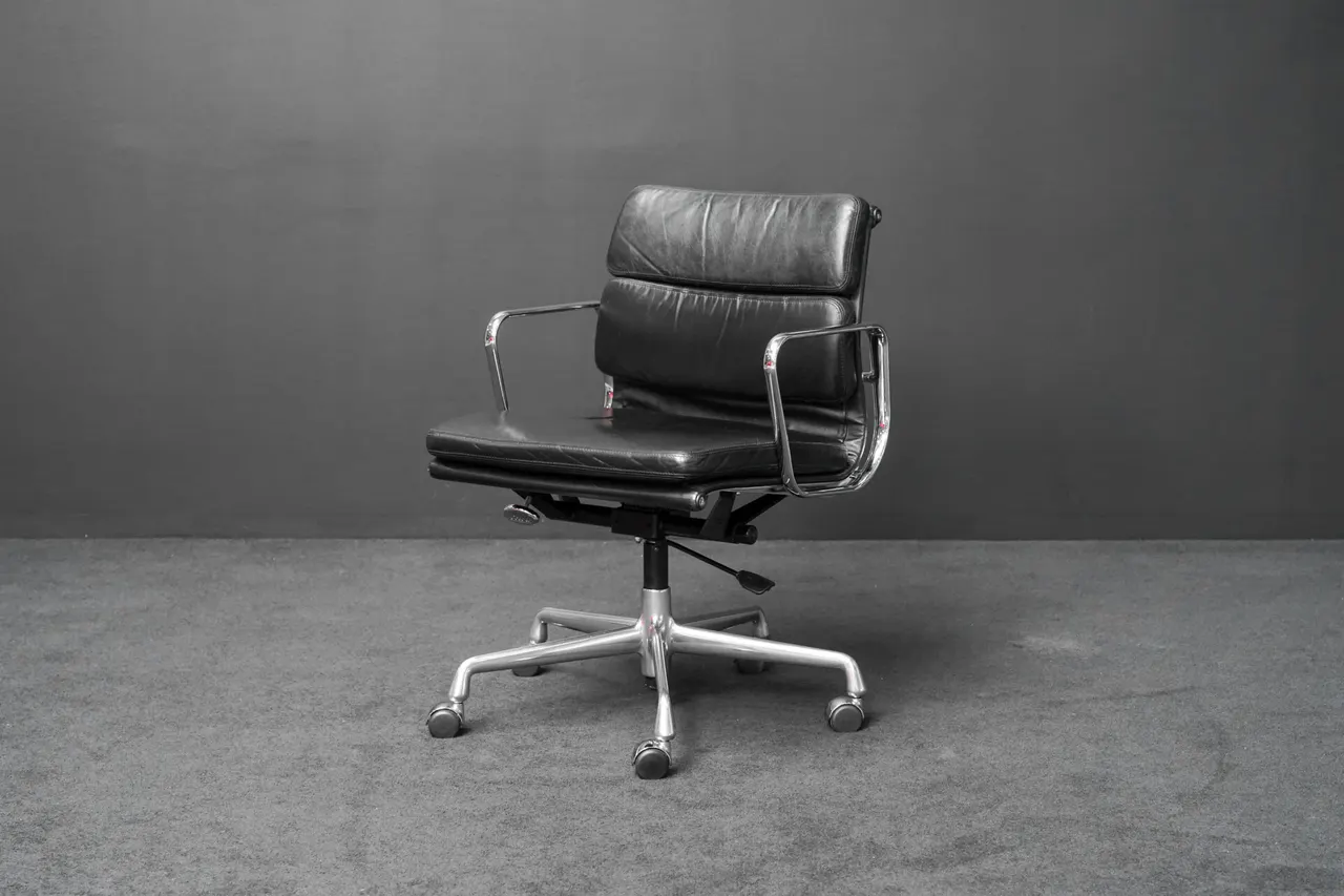 Vitra EA 217 Leder Schwarz — Bild 1