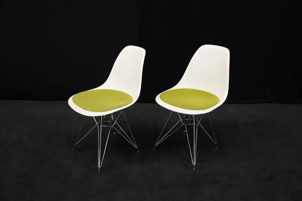 2x Vitra Plastic Side Chair RE DSR — Bild 1