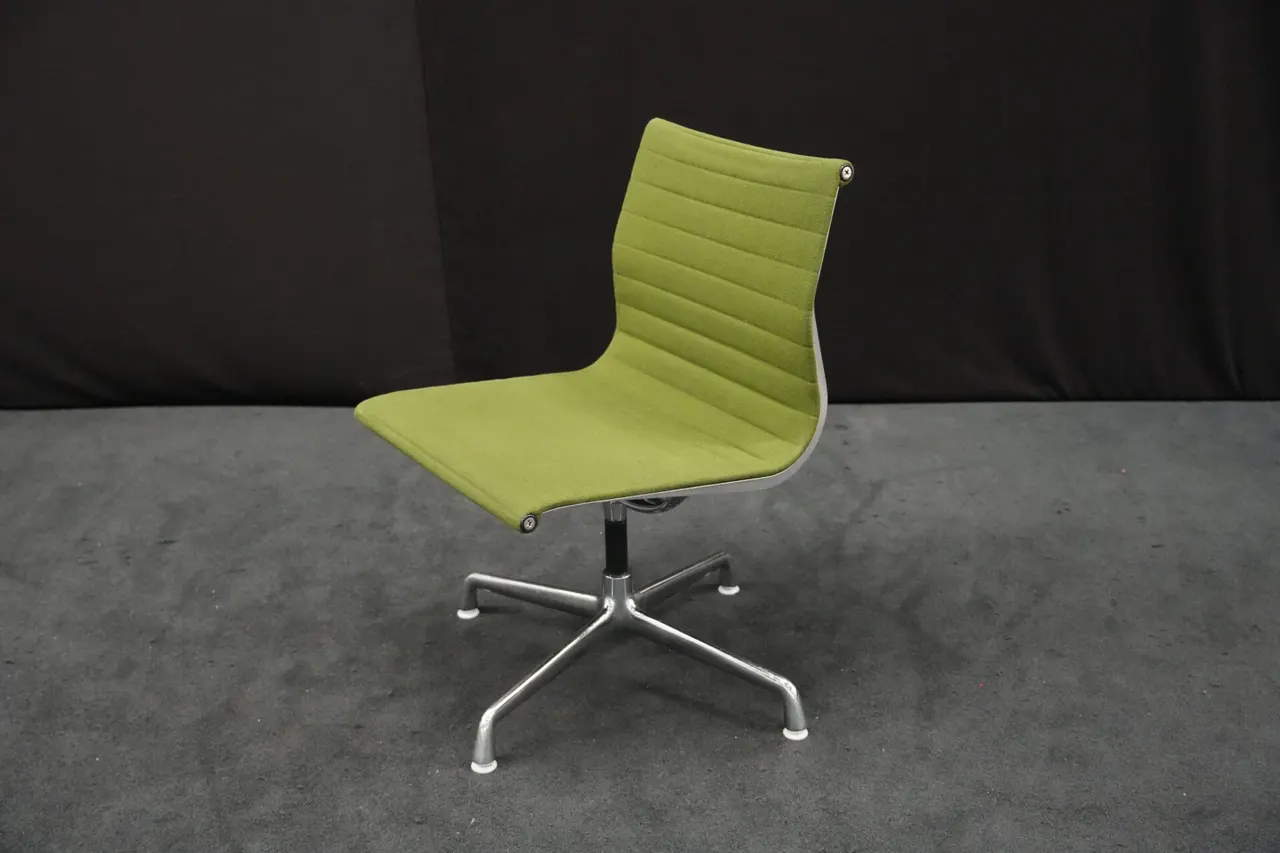Herman Miller für Vitra – EA 101 / grün — Bild 1