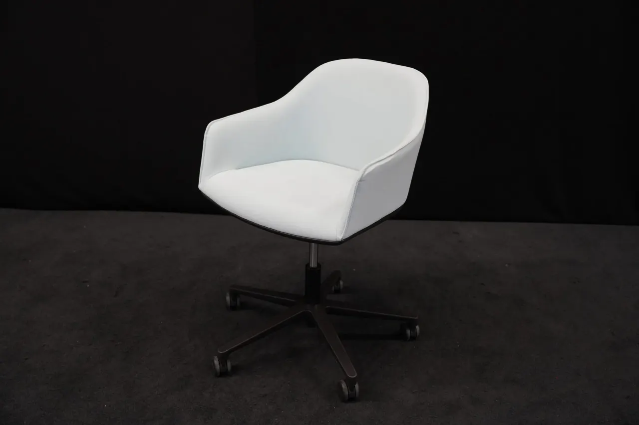 Vitra Softshell Chair / Hellblau — Bild 1