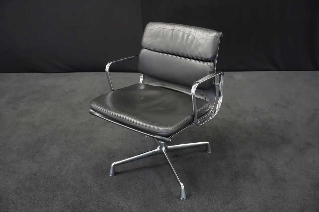 Herman Miller für Vitra | EA 208 Leder / Schwarz — Bild 1