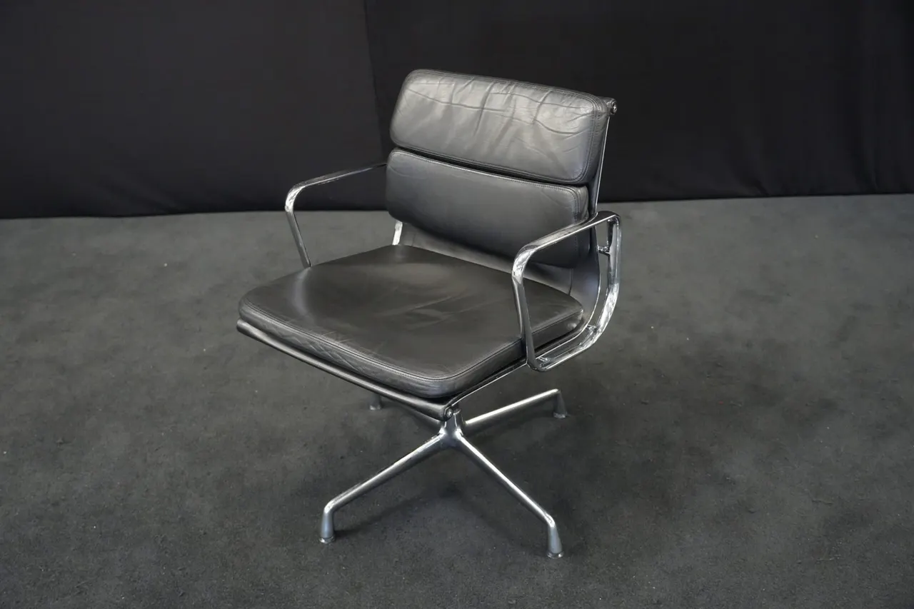 Herman Miller für Vitra | EA 208 Leder / Schwarz — Bild 1