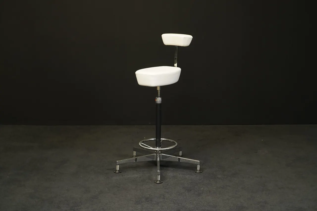 Vitra Drehstuhl / Hocker ‚Perch‘ Leder Chrom — Bild 1